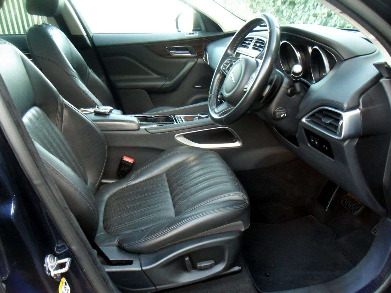 2017 JAGUAR F-PACE 2017 JAGUAR F-PACE