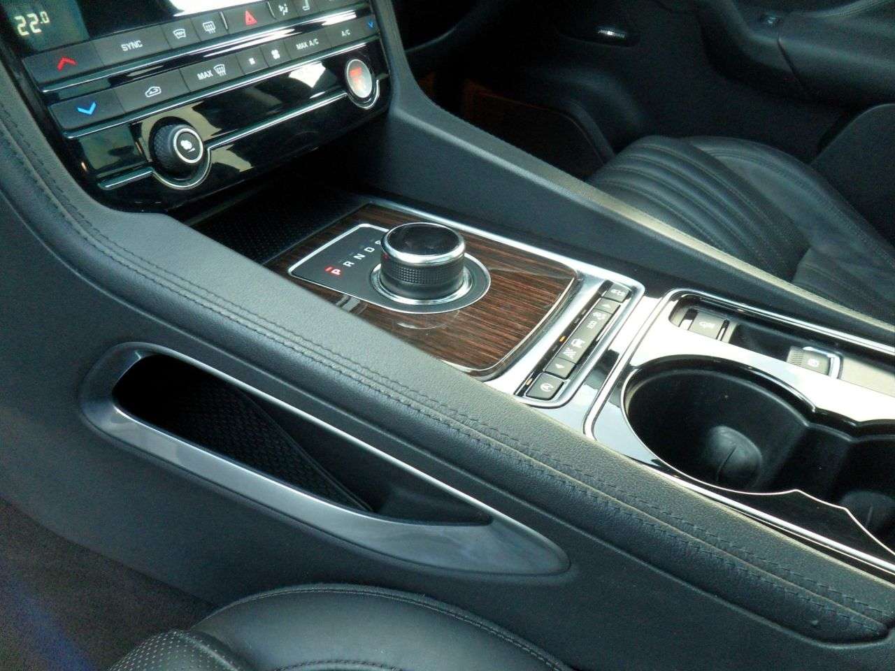 2017 JAGUAR F-PACE 2017 JAGUAR F-PACE