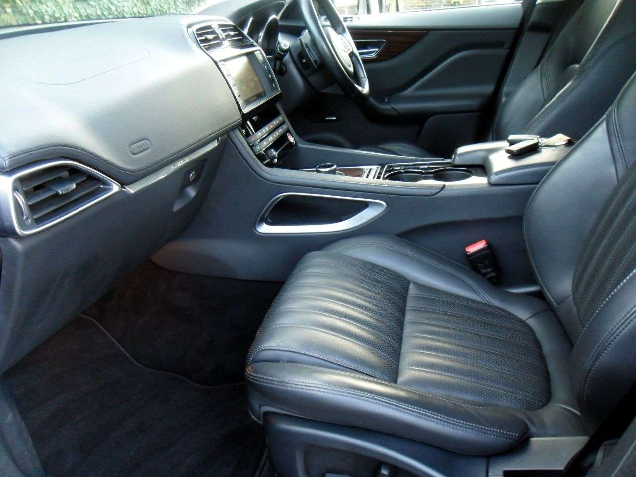 2017 JAGUAR F-PACE 2017 JAGUAR F-PACE