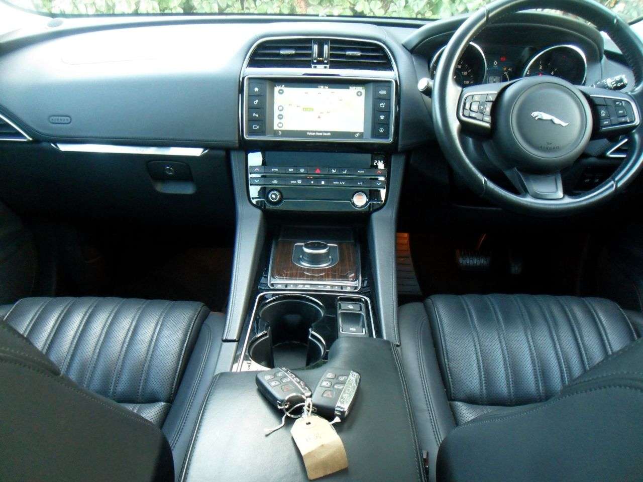 2017 JAGUAR F-PACE 2017 JAGUAR F-PACE