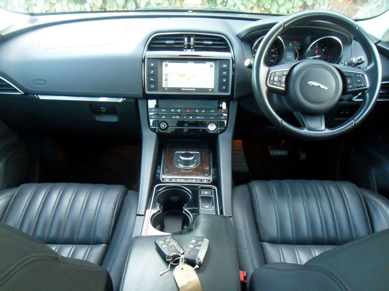 2017 JAGUAR F-PACE 2017 JAGUAR F-PACE