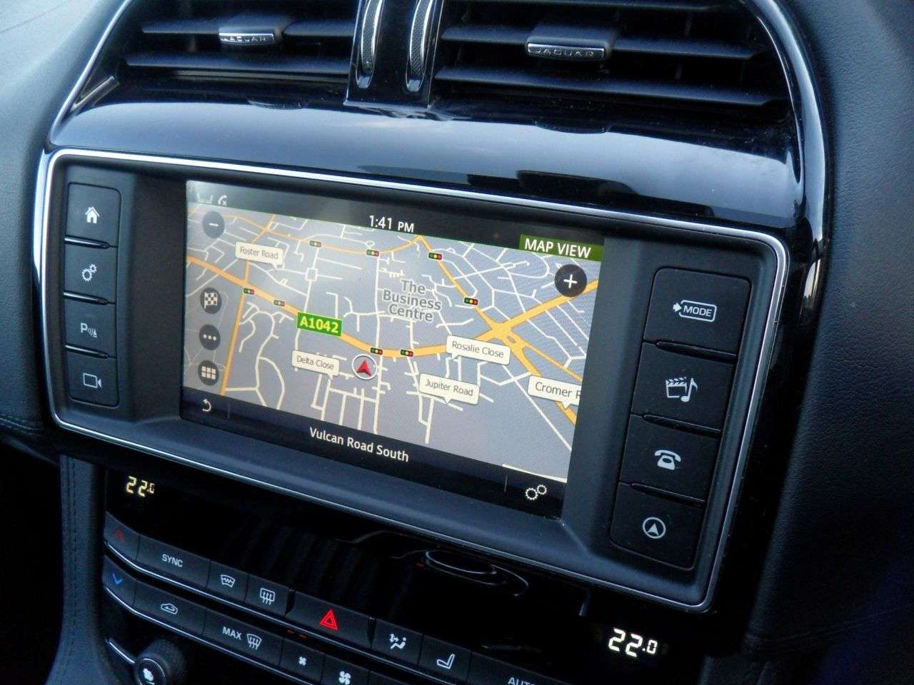 2017 JAGUAR F-PACE 2017 JAGUAR F-PACE