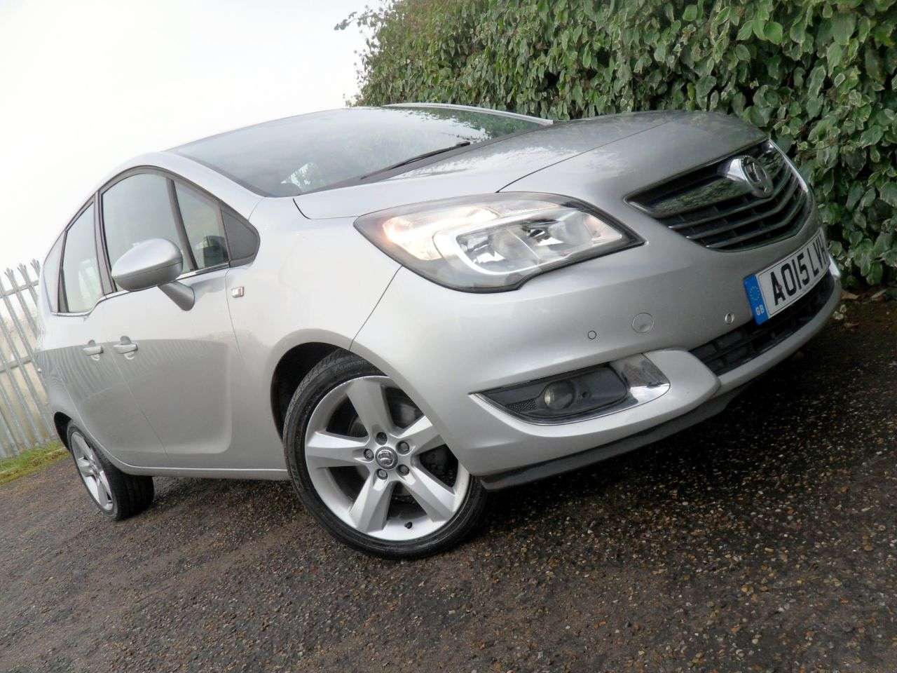 A 2015 VAUXHALL MERIVA 1.4i Tech Line MPV 5dr Petrol Manual Euro 6 (100 ps) Heated Steering Wheel A 2015 VAUXHALL MERIVA 1.4i Tech Line MPV 5dr Petrol Manual Euro 6 (100 ps) Heated Steering Wheel