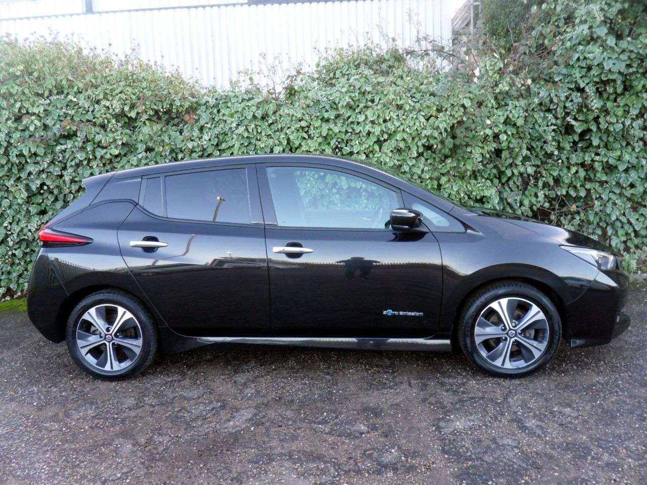 A 2018 NISSAN LEAF 40kWh 2.Zero Hatchback 5dr Electric Auto (150 ps) Locally Owned From New Pe A 2018 NISSAN LEAF 40kWh 2.Zero Hatchback 5dr Electric Auto (150 ps) Locally Owned From New Pe
