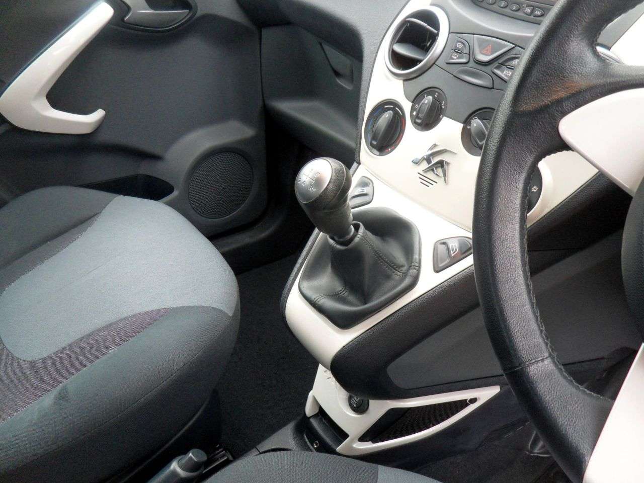 2012 FORD KA 2012 FORD KA