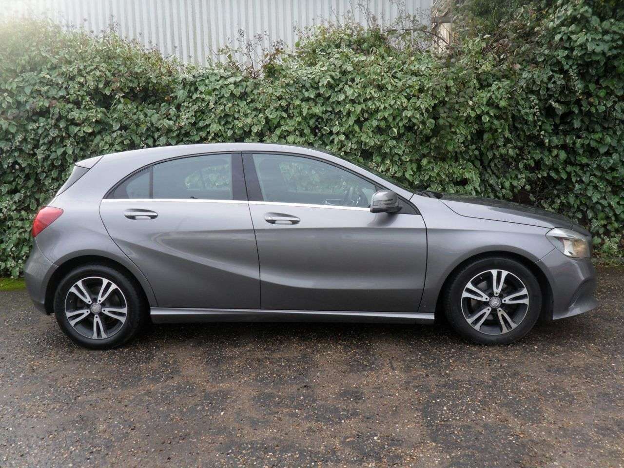 A 2016 MERCEDES-BENZ A-CLASS 1.5 A180d SE Hatchback 5dr Diesel Manual Euro 6 (s/s) (109 ps) Diesel Manua A 2016 MERCEDES-BENZ A-CLASS 1.5 A180d SE Hatchback 5dr Diesel Manual Euro 6 (s/s) (109 ps) Diesel Manua