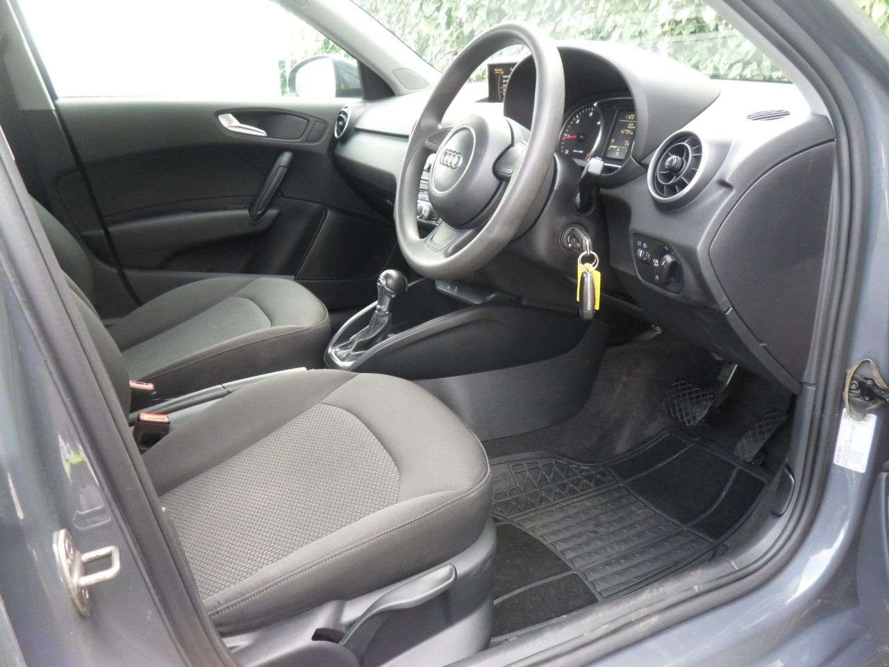 2016 AUDI A1 2016 AUDI A1