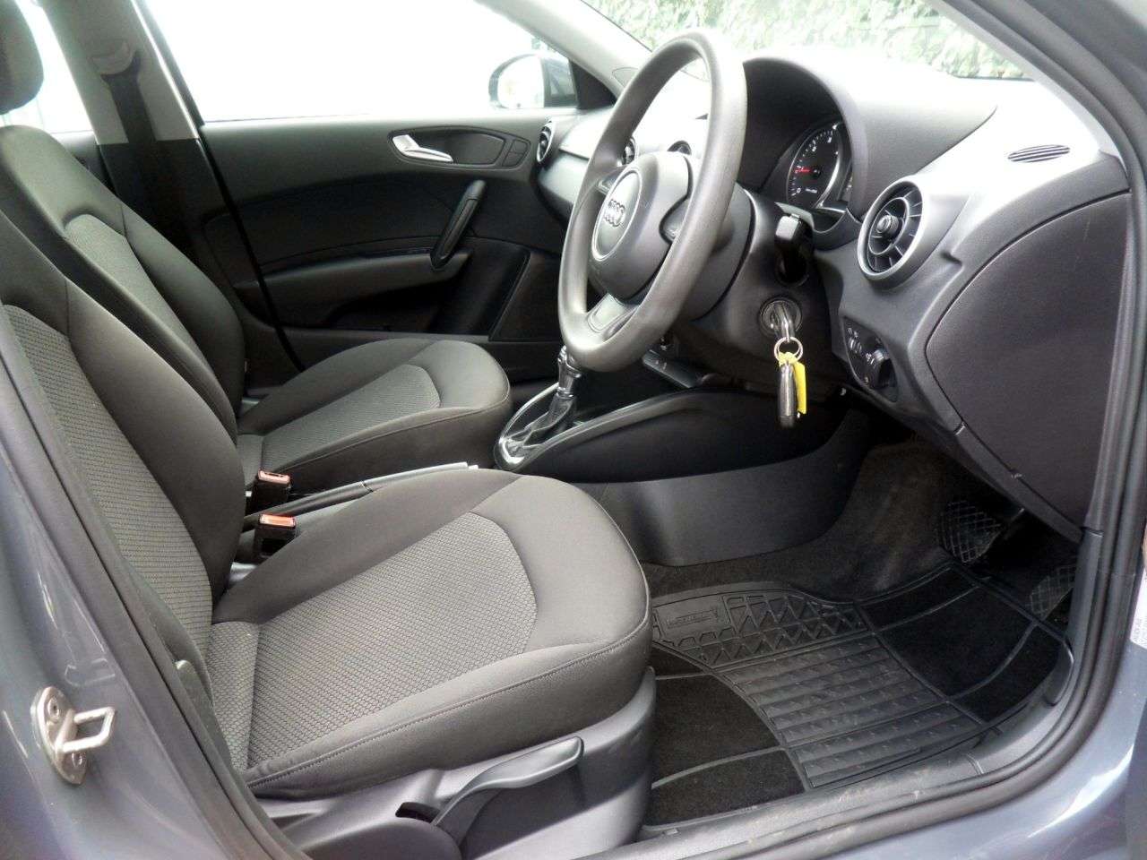 2016 AUDI A1 2016 AUDI A1