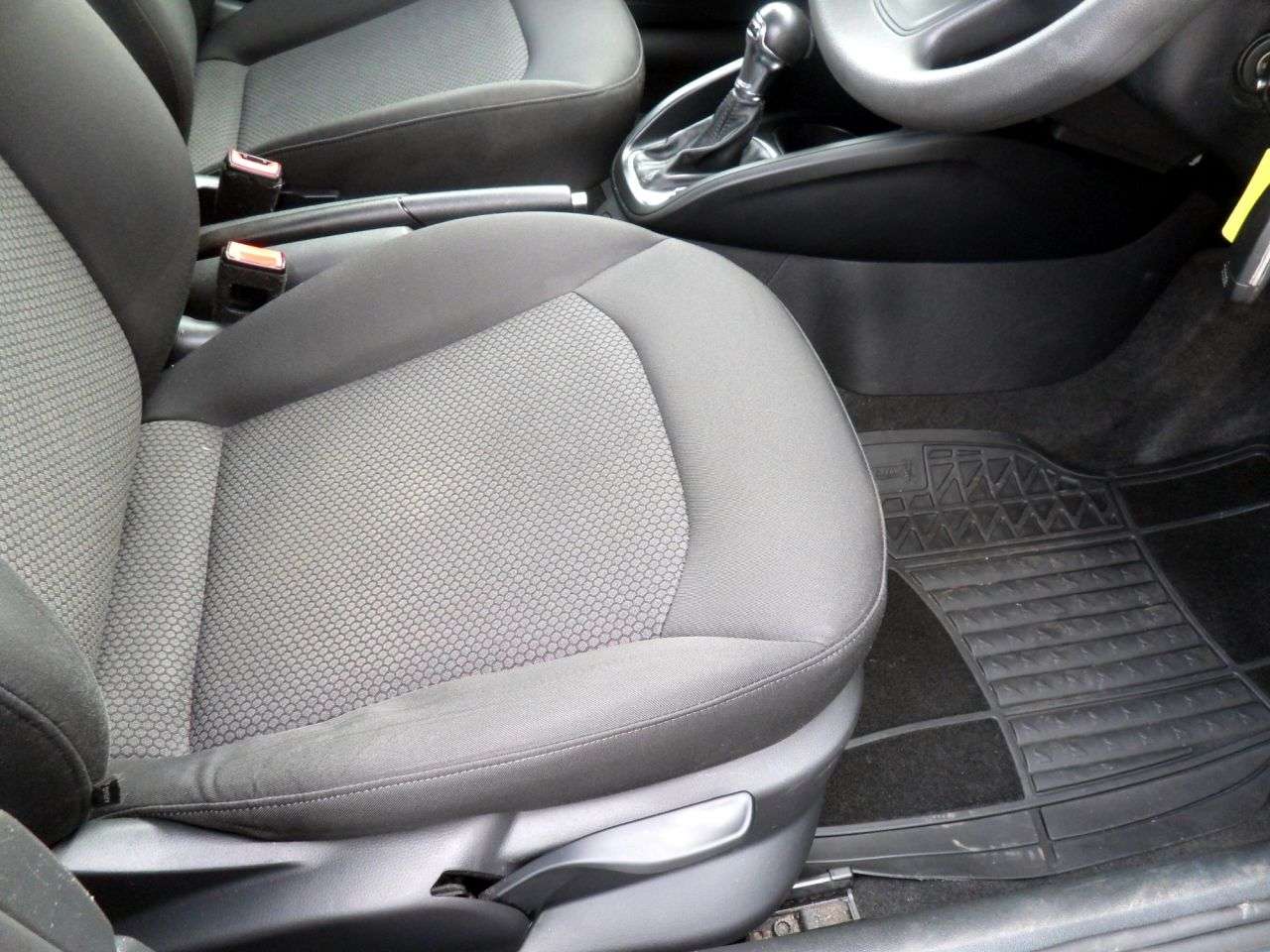 2016 AUDI A1 2016 AUDI A1