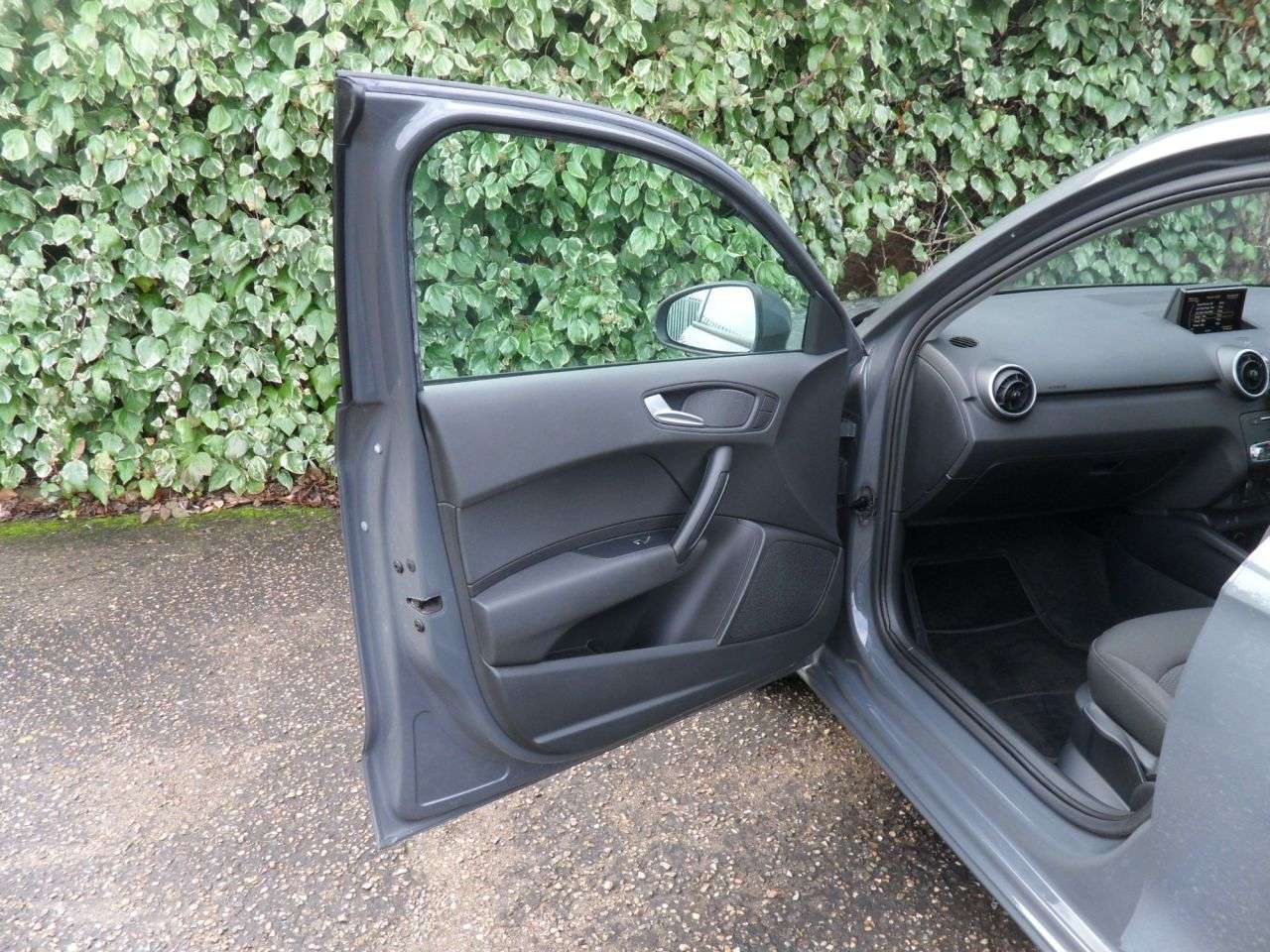 2016 AUDI A1 2016 AUDI A1