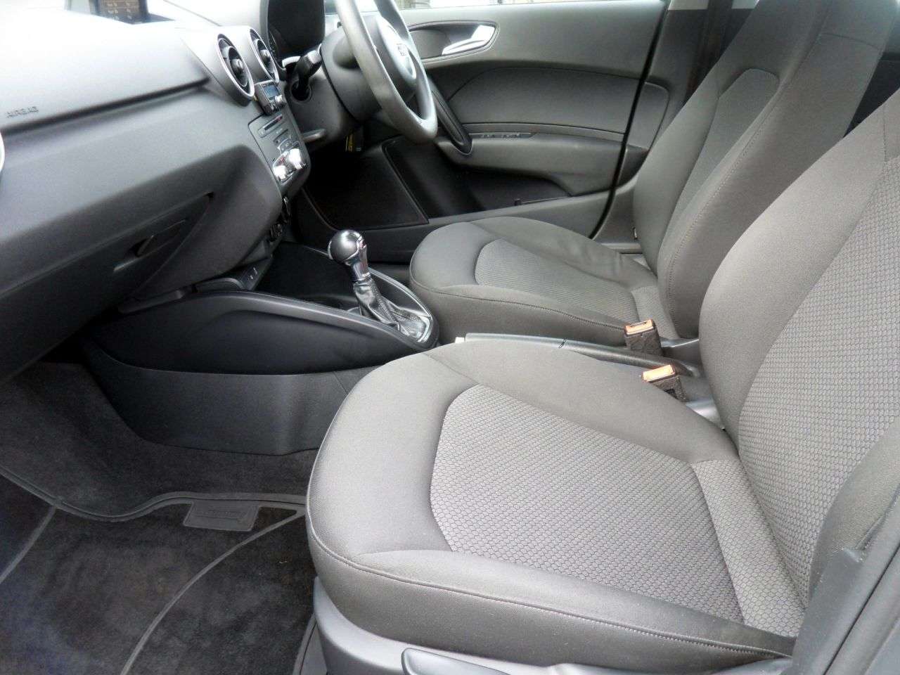 2016 AUDI A1 2016 AUDI A1