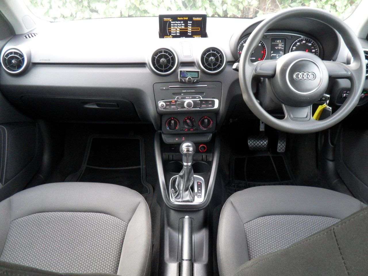 2016 AUDI A1 2016 AUDI A1