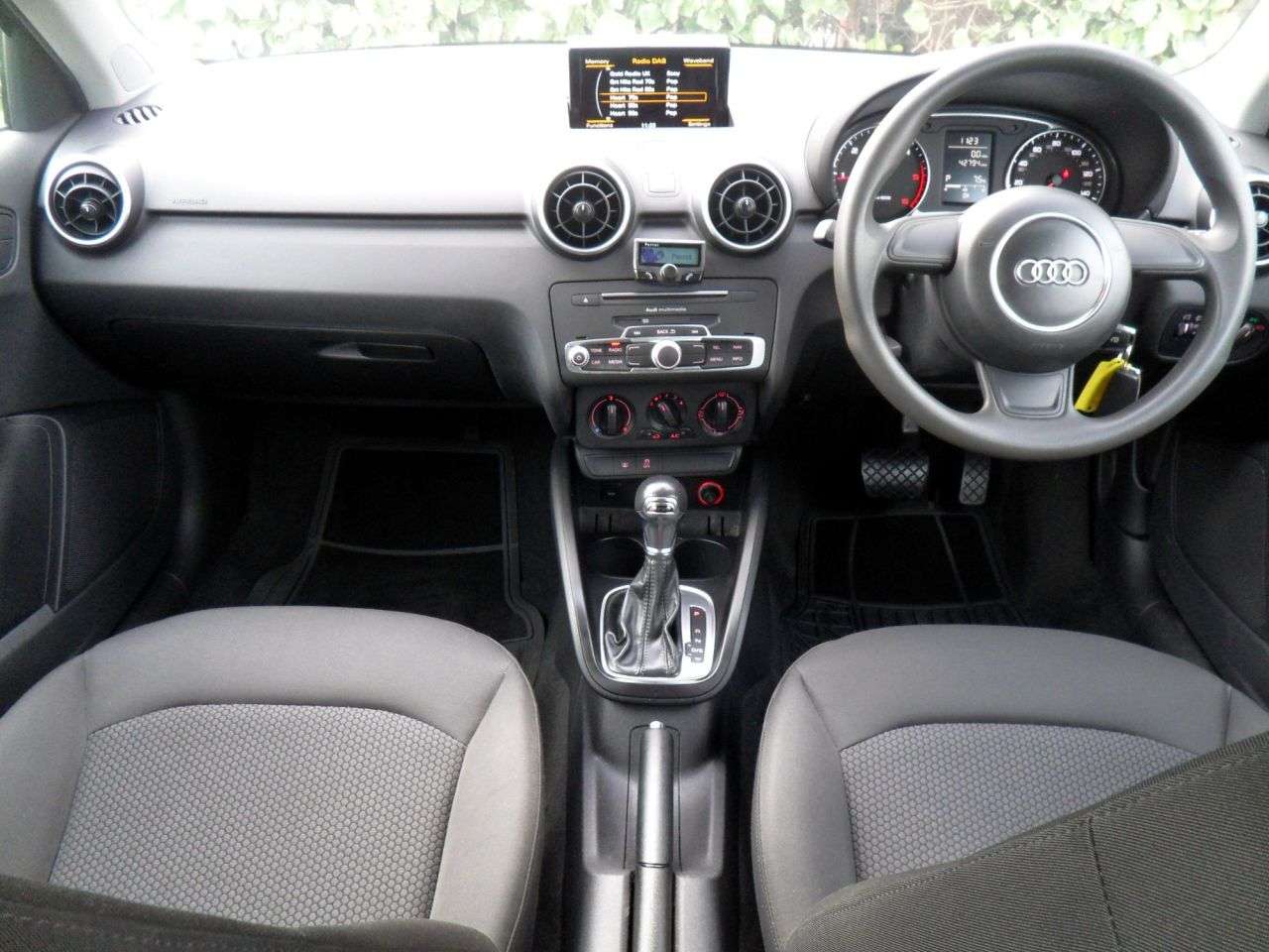 2016 AUDI A1 2016 AUDI A1