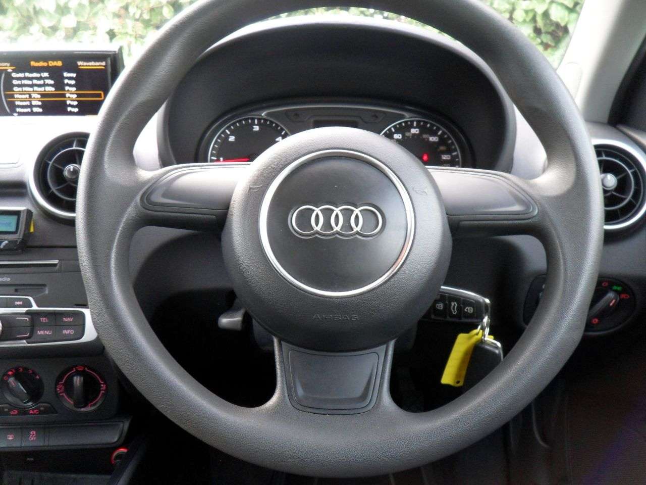 2016 AUDI A1 2016 AUDI A1