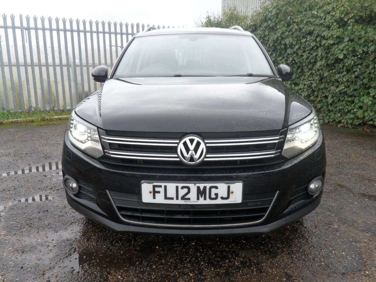 A 2012 VOLKSWAGEN TIGUAN 1.4 TSI BlueMotion Tech SE SUV 5dr Petrol Manual 2WD Euro 5 (s/s) (160 ps) A 2012 VOLKSWAGEN TIGUAN 1.4 TSI BlueMotion Tech SE SUV 5dr Petrol Manual 2WD Euro 5 (s/s) (160 ps)