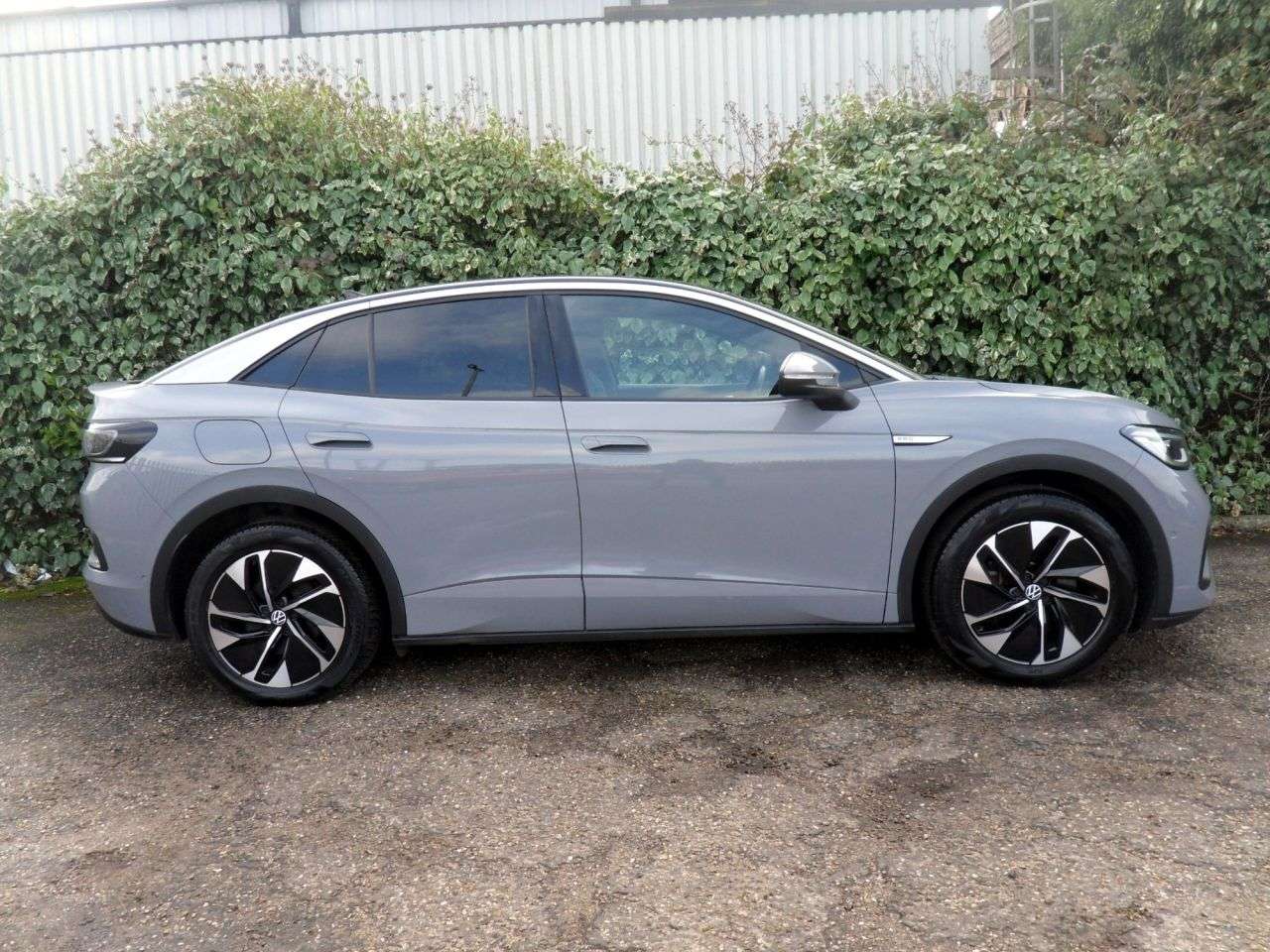 A 2023 VOLKSWAGEN ID.5 Pro 77kWh Style SUV 5dr Electric Auto (174 ps) Heated Seats And Steering Wh A 2023 VOLKSWAGEN ID.5 Pro 77kWh Style SUV 5dr Electric Auto (174 ps) Heated Seats And Steering Wh