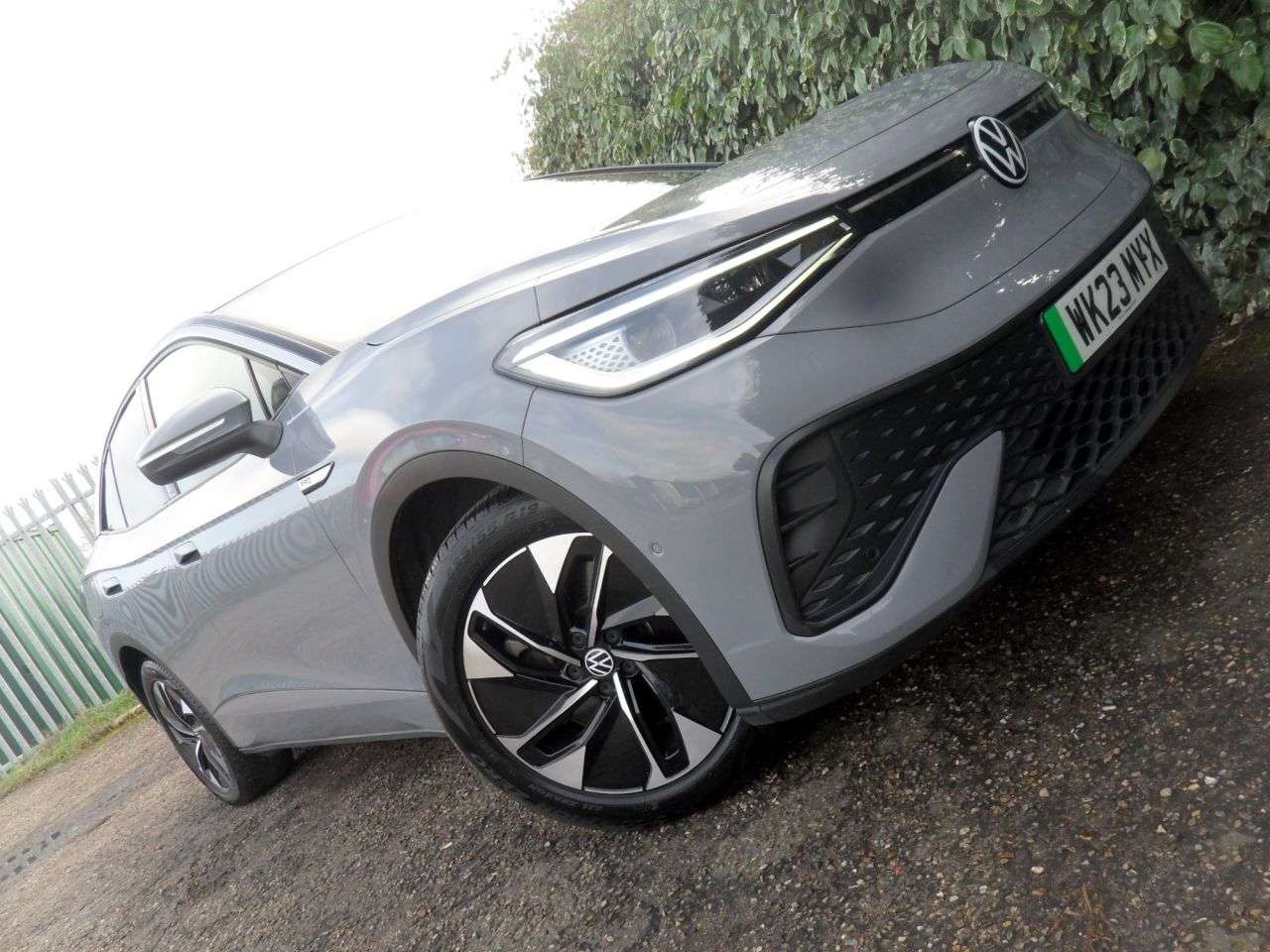 A 2023 VOLKSWAGEN ID.5 Pro 77kWh Style SUV 5dr Electric Auto (174 ps) Heated Seats And Steering Wh A 2023 VOLKSWAGEN ID.5 Pro 77kWh Style SUV 5dr Electric Auto (174 ps) Heated Seats And Steering Wh