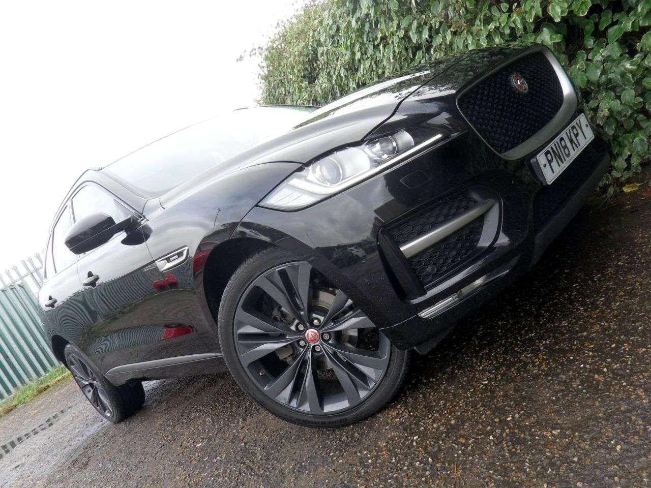 A 2018 JAGUAR F-PACE 2.0 D180 R-Sport SUV 5dr Diesel Auto AWD Euro 6 (s/s) (180 ps) £8,000 Optio A 2018 JAGUAR F-PACE 2.0 D180 R-Sport SUV 5dr Diesel Auto AWD Euro 6 (s/s) (180 ps) £8,000 Optio