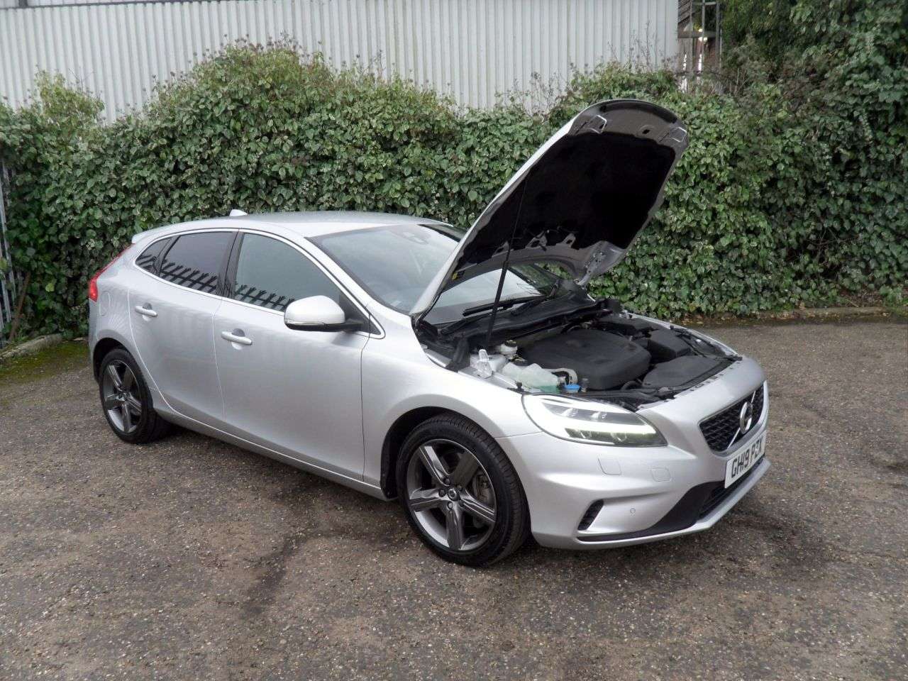 2019 VOLVO V40 2019 VOLVO V40