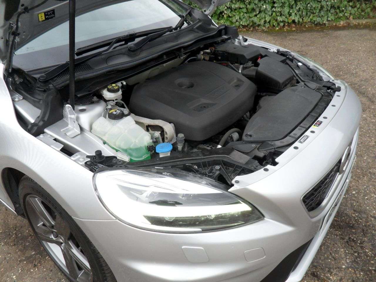 2019 VOLVO V40 2019 VOLVO V40