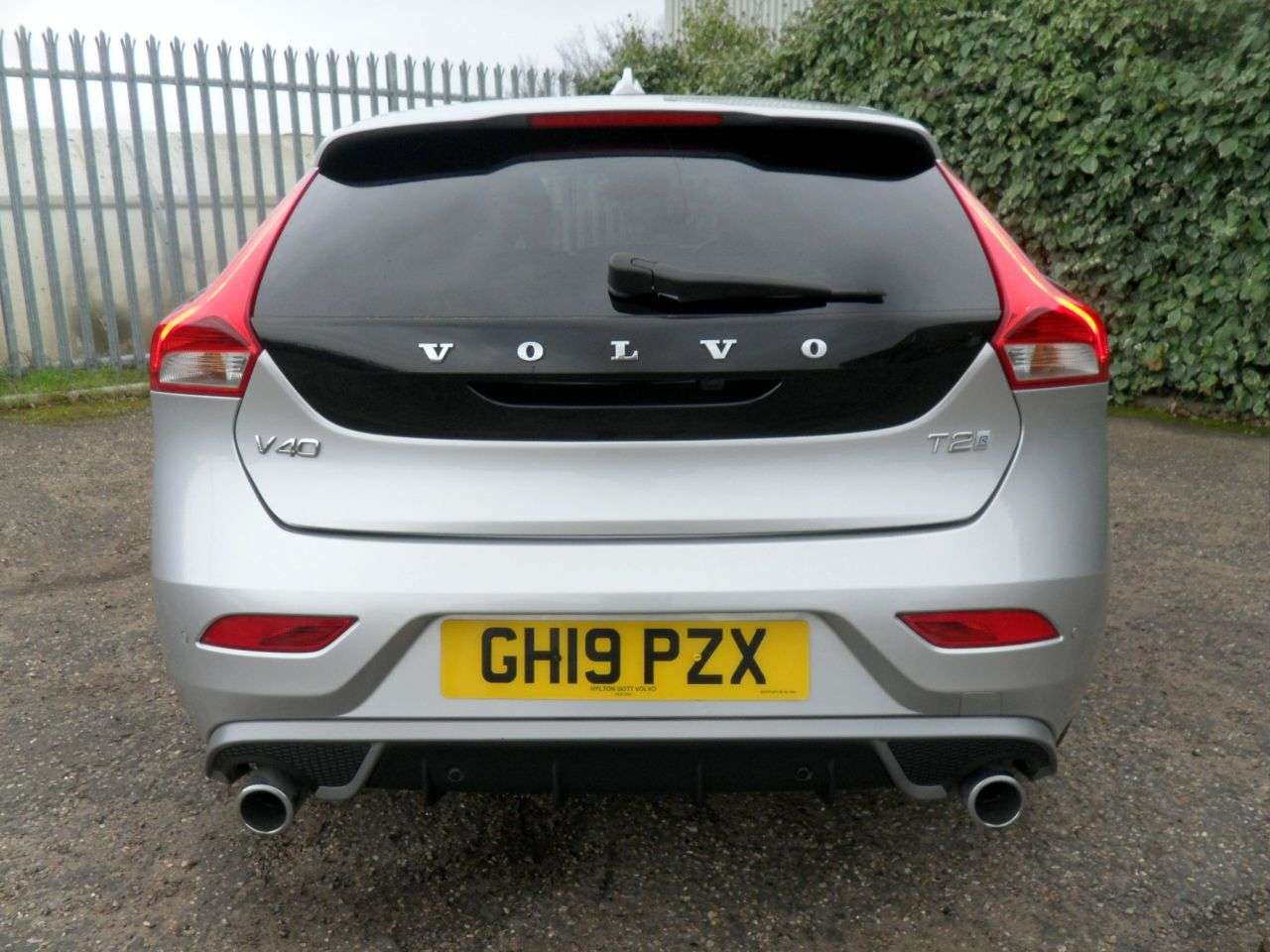 2019 VOLVO V40 2019 VOLVO V40