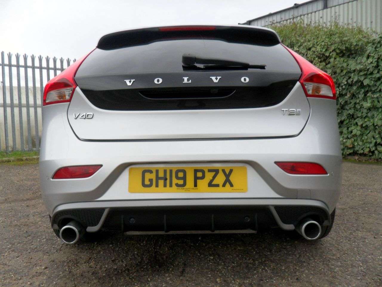 2019 VOLVO V40 2019 VOLVO V40