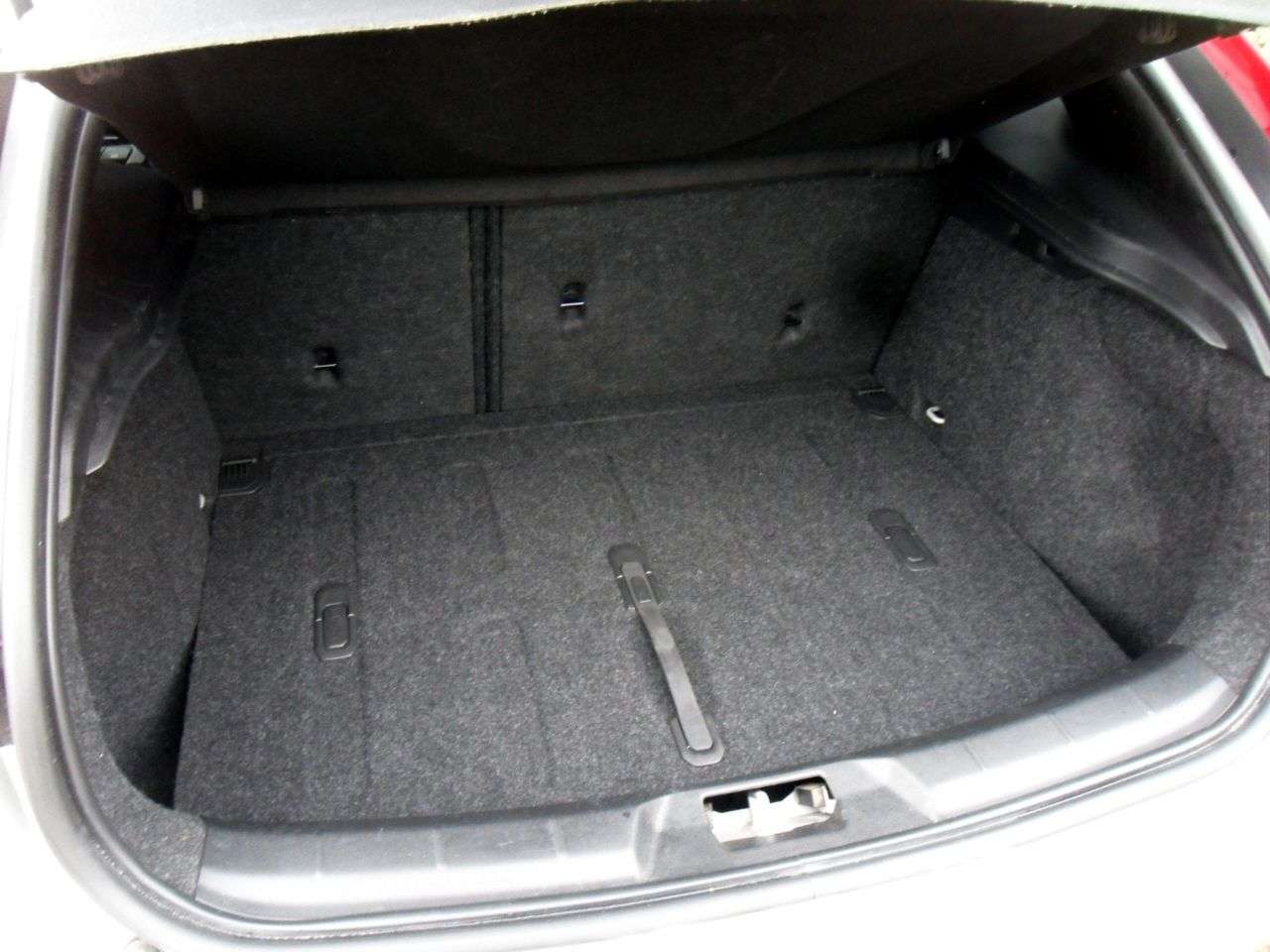 2019 VOLVO V40 2019 VOLVO V40