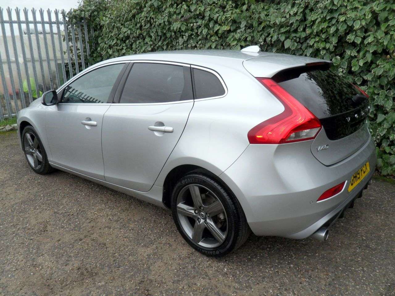 2019 VOLVO V40 2019 VOLVO V40