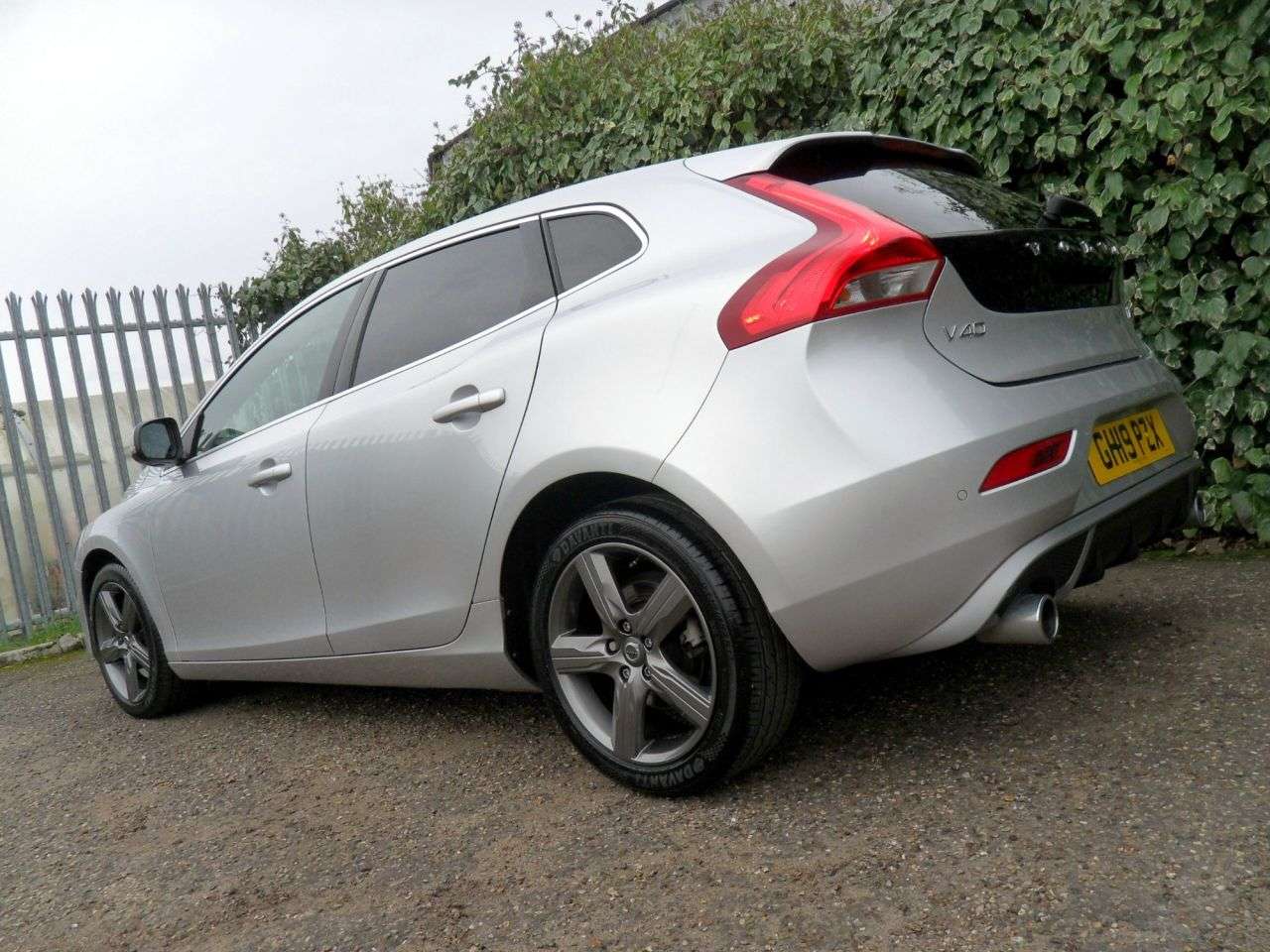 2019 VOLVO V40 2019 VOLVO V40