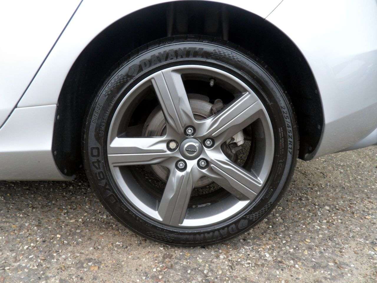 2019 VOLVO V40 2019 VOLVO V40