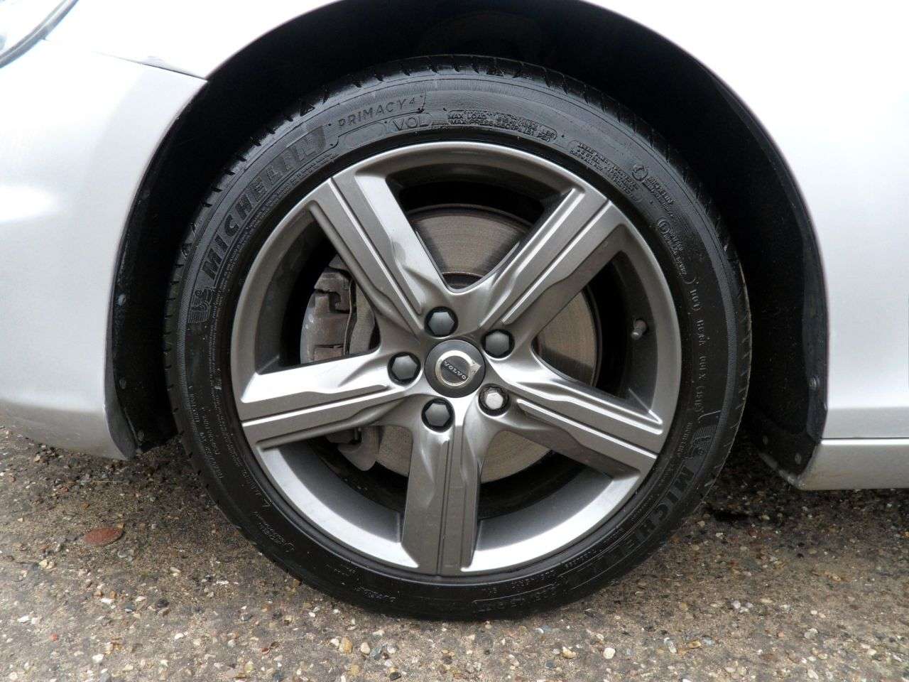 2019 VOLVO V40 2019 VOLVO V40