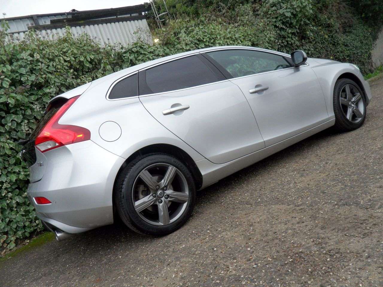 2019 VOLVO V40 2019 VOLVO V40