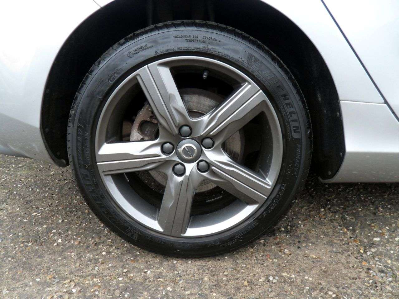 2019 VOLVO V40 2019 VOLVO V40