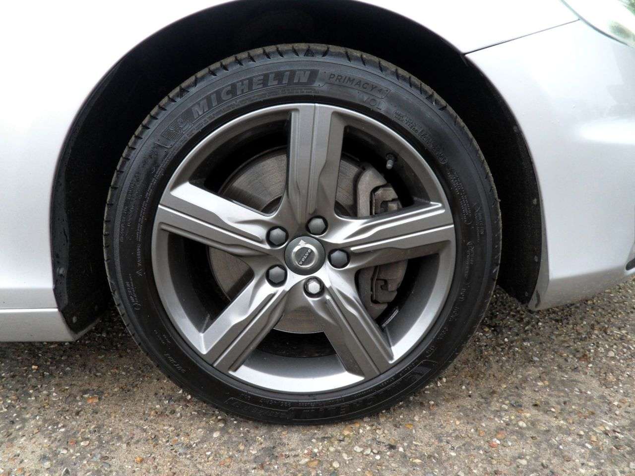 2019 VOLVO V40 2019 VOLVO V40