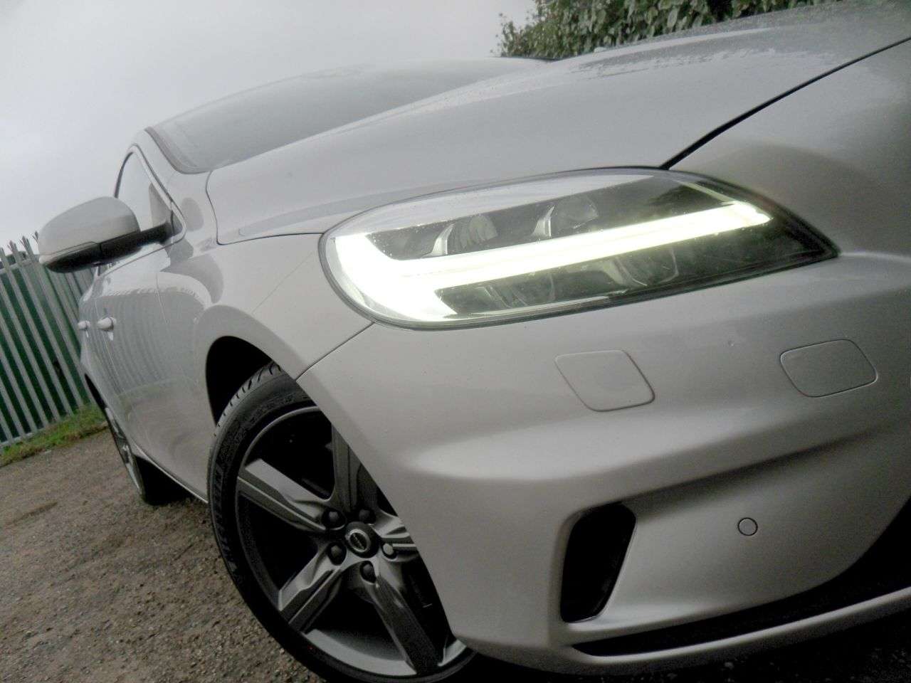 2019 VOLVO V40 2019 VOLVO V40