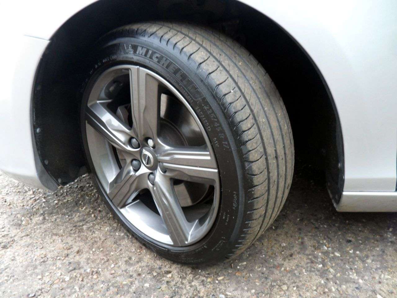 2019 VOLVO V40 2019 VOLVO V40