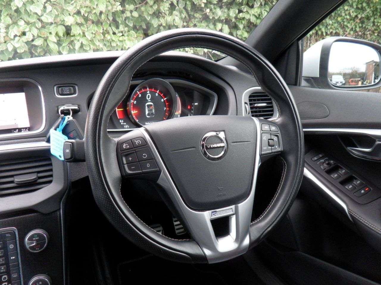 2019 VOLVO V40 2019 VOLVO V40