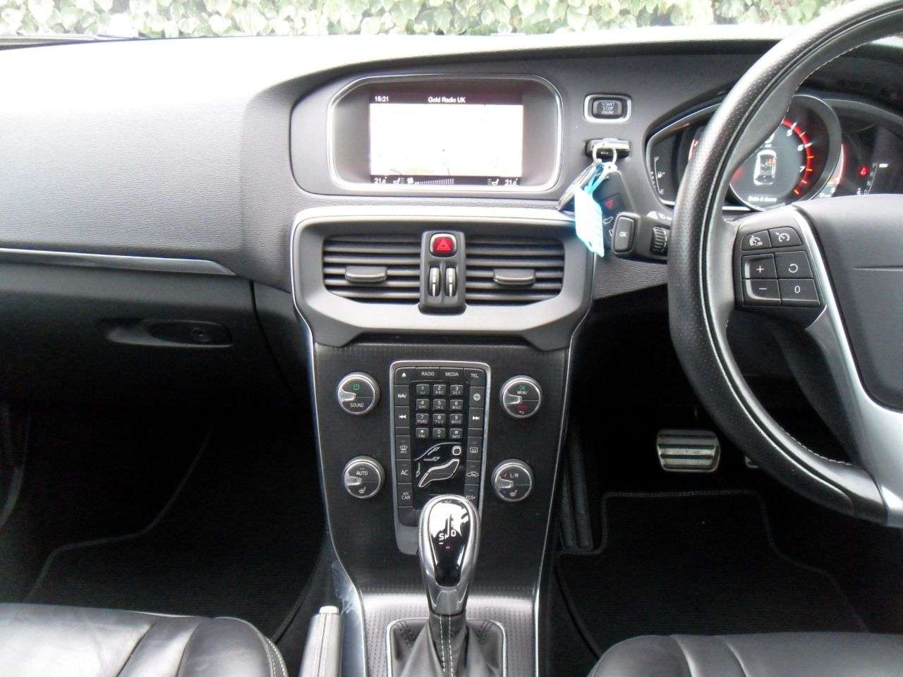 2019 VOLVO V40 2019 VOLVO V40