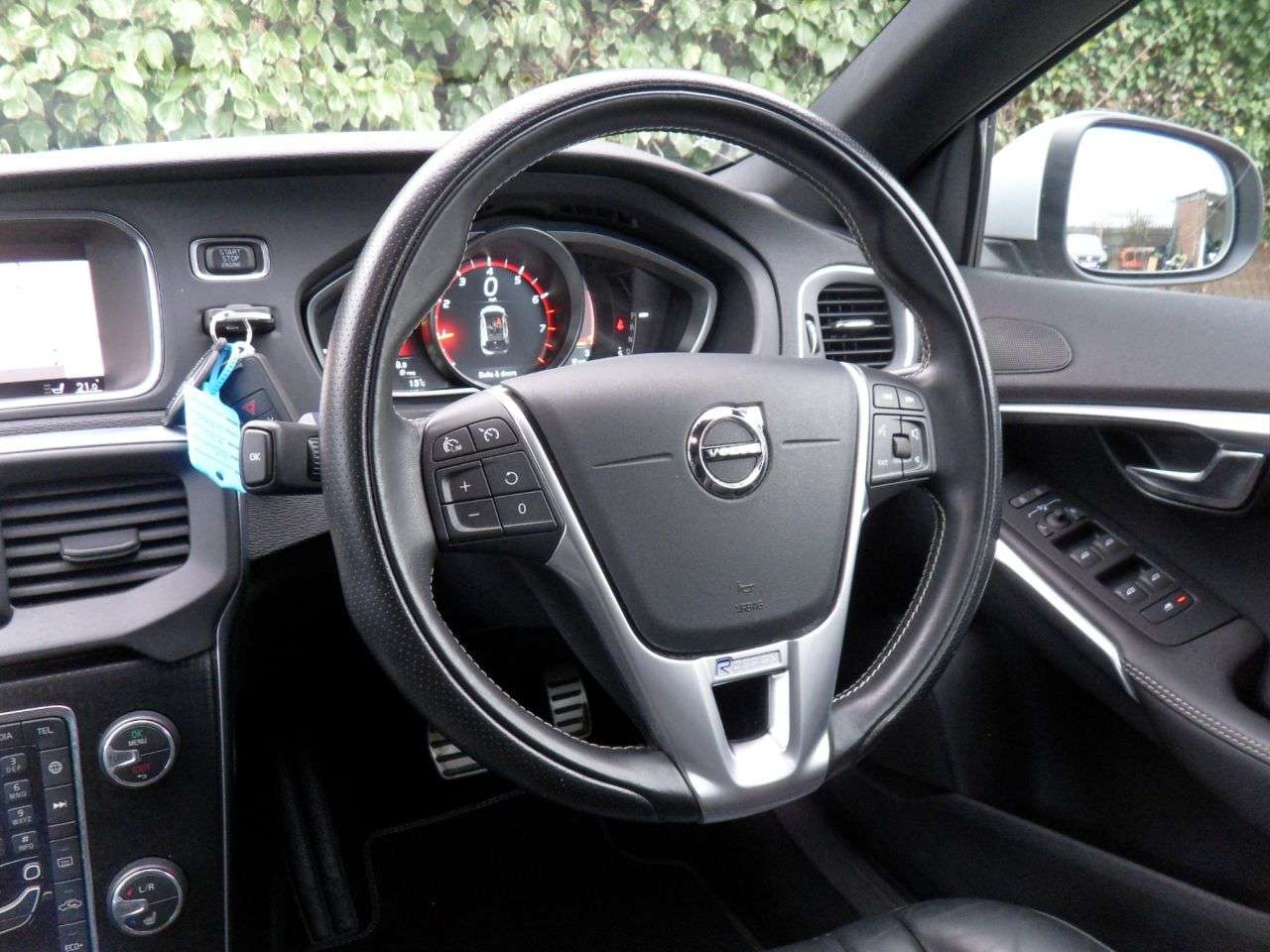 2019 VOLVO V40 2019 VOLVO V40