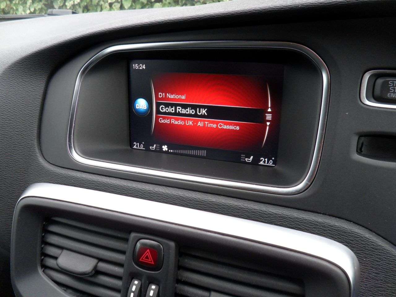 2019 VOLVO V40 2019 VOLVO V40