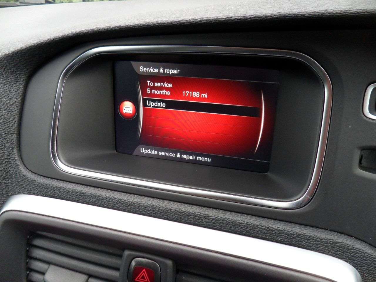 2019 VOLVO V40 2019 VOLVO V40