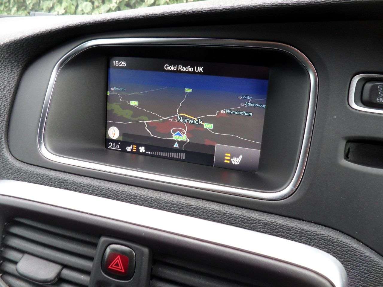 2019 VOLVO V40 2019 VOLVO V40