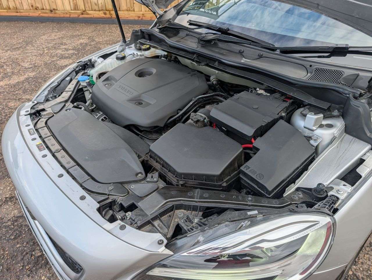 2019 VOLVO V40 2019 VOLVO V40