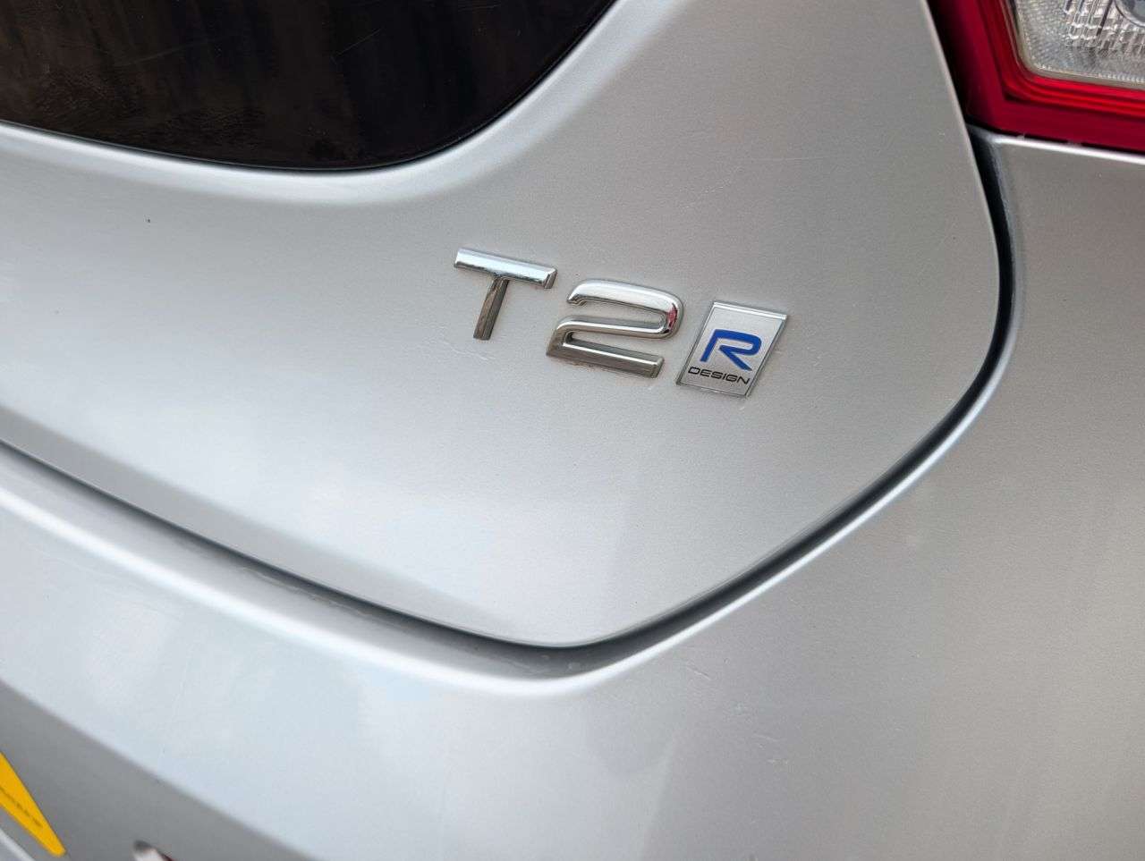 2019 VOLVO V40 2019 VOLVO V40