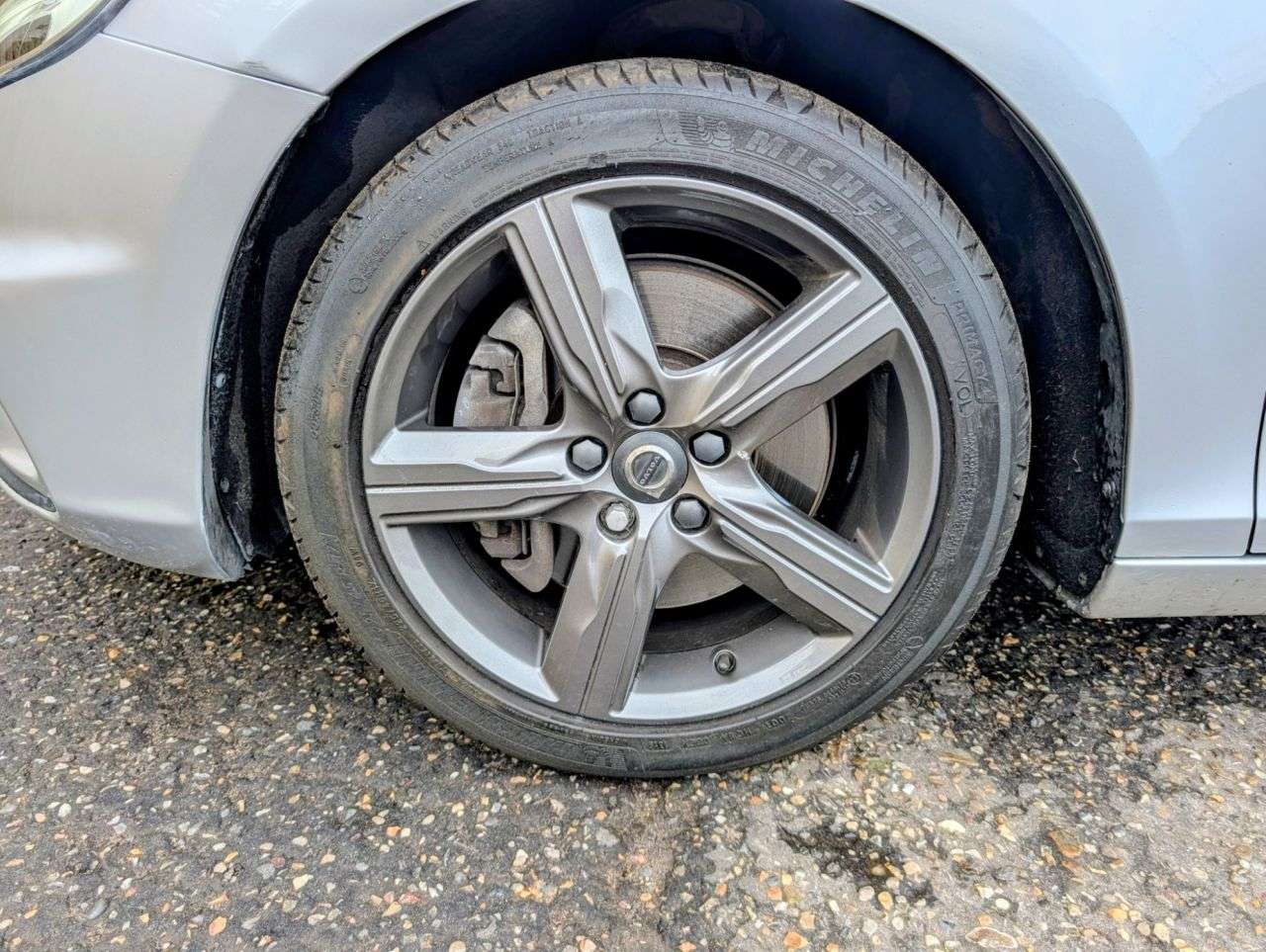 2019 VOLVO V40 2019 VOLVO V40