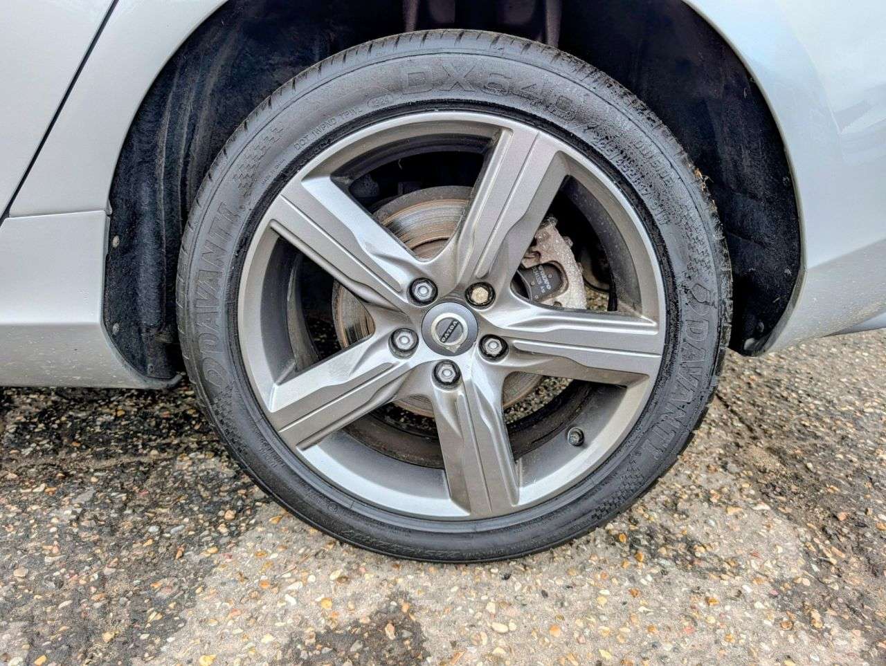 2019 VOLVO V40 2019 VOLVO V40