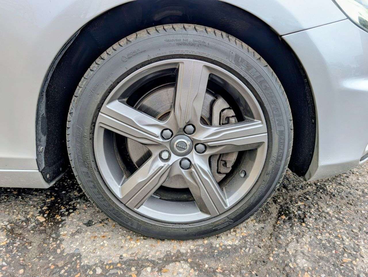2019 VOLVO V40 2019 VOLVO V40
