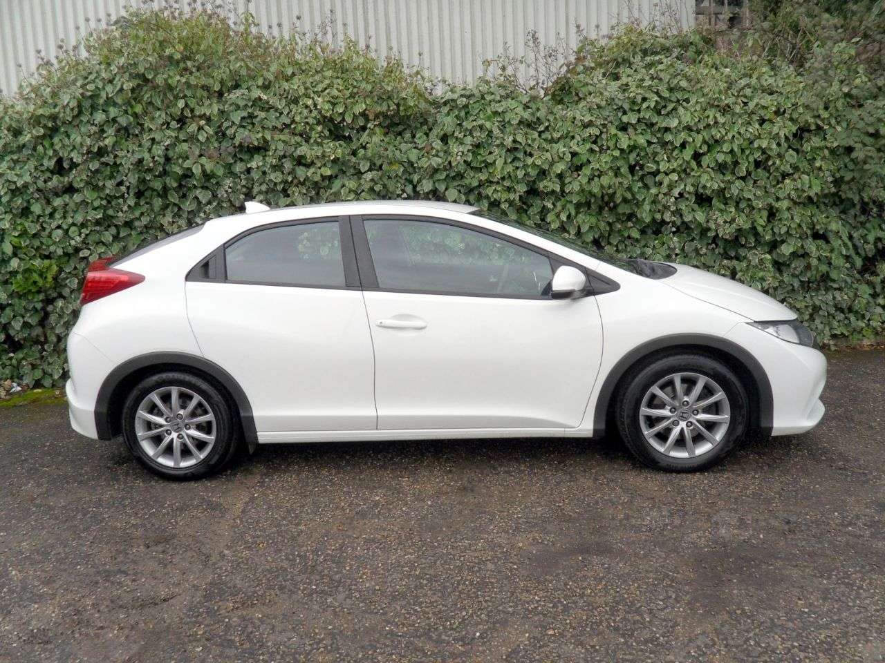 A 2012 HONDA CIVIC 1.8 i-VTEC ES Hatchback 5dr Petrol Manual Euro 5 (s/s) (142 ps) Recent Full A 2012 HONDA CIVIC 1.8 i-VTEC ES Hatchback 5dr Petrol Manual Euro 5 (s/s) (142 ps) Recent Full