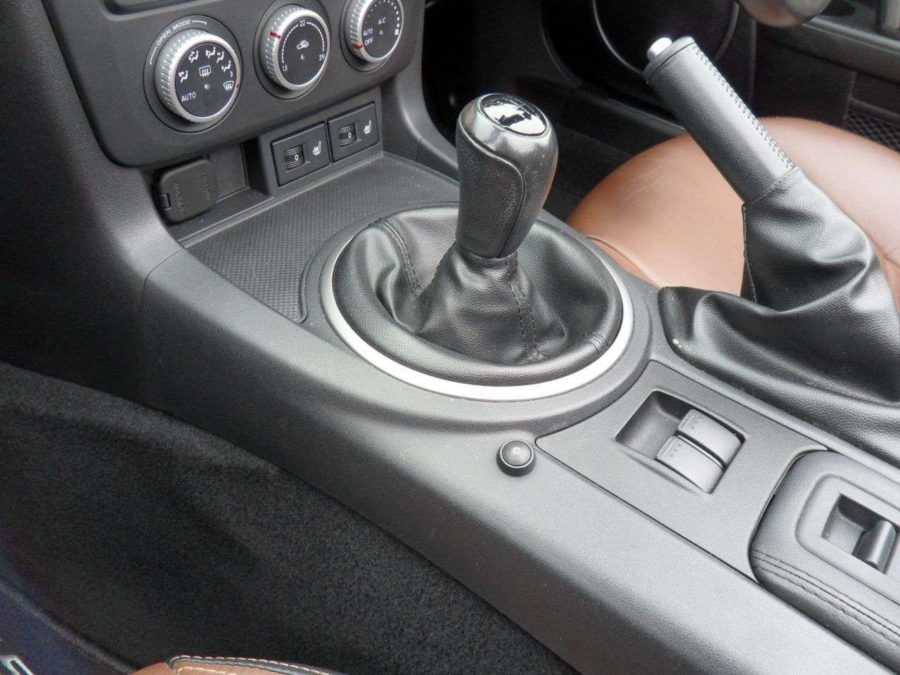 2013 MAZDA MX-5 2013 MAZDA MX-5