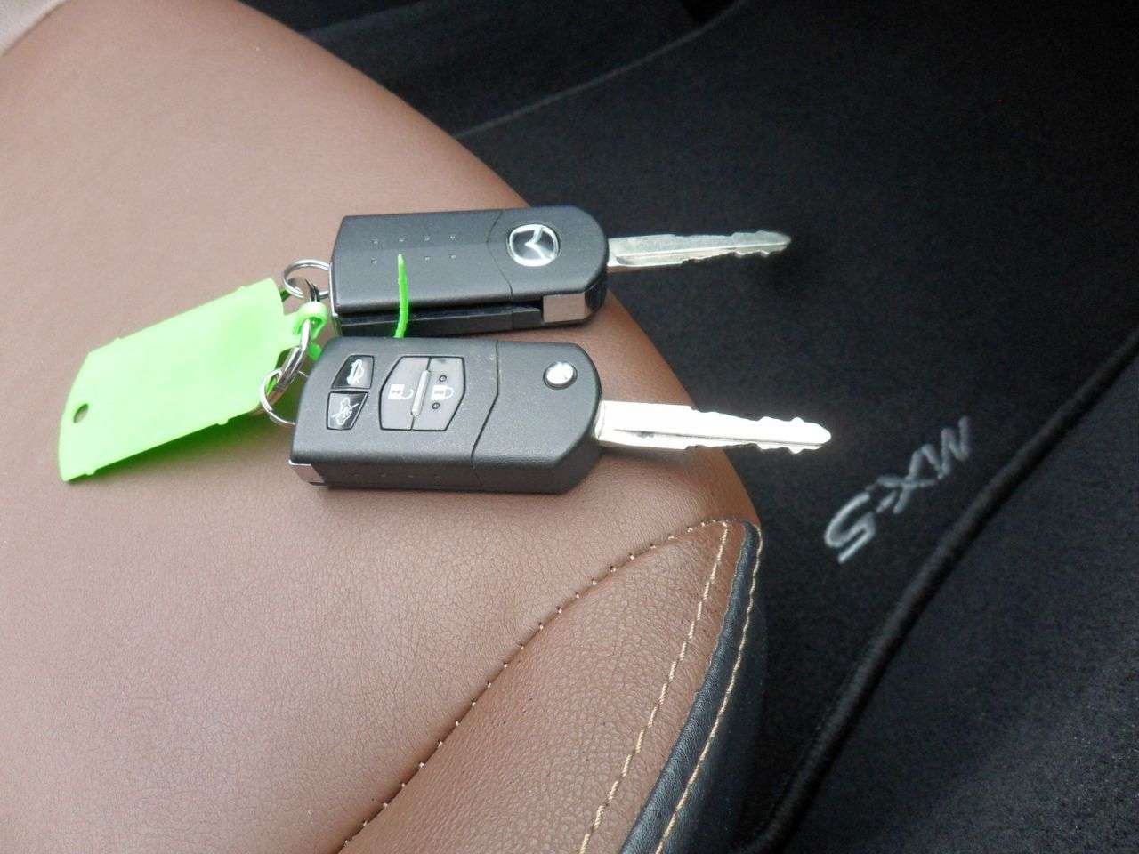 2013 MAZDA MX-5 2013 MAZDA MX-5